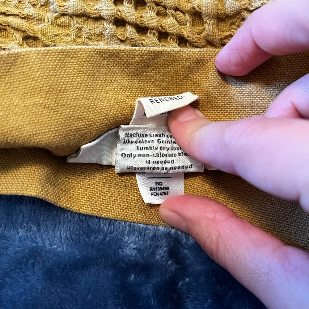 Coyuchi Reyes Organic Waffle Blanket - Picture 5 of 8